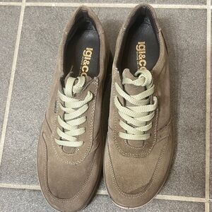 Igi&co suede sneakers women’s size 7.5 EU 38 brown beige